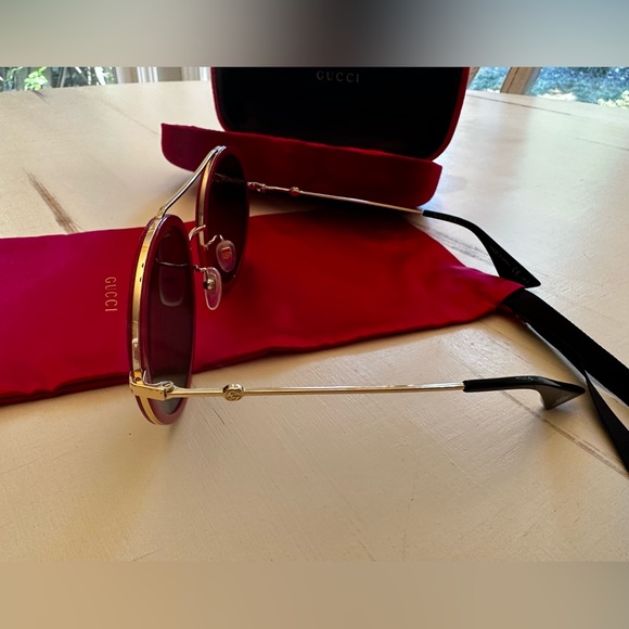 Gucci sunglasses - Picture 2 of 3